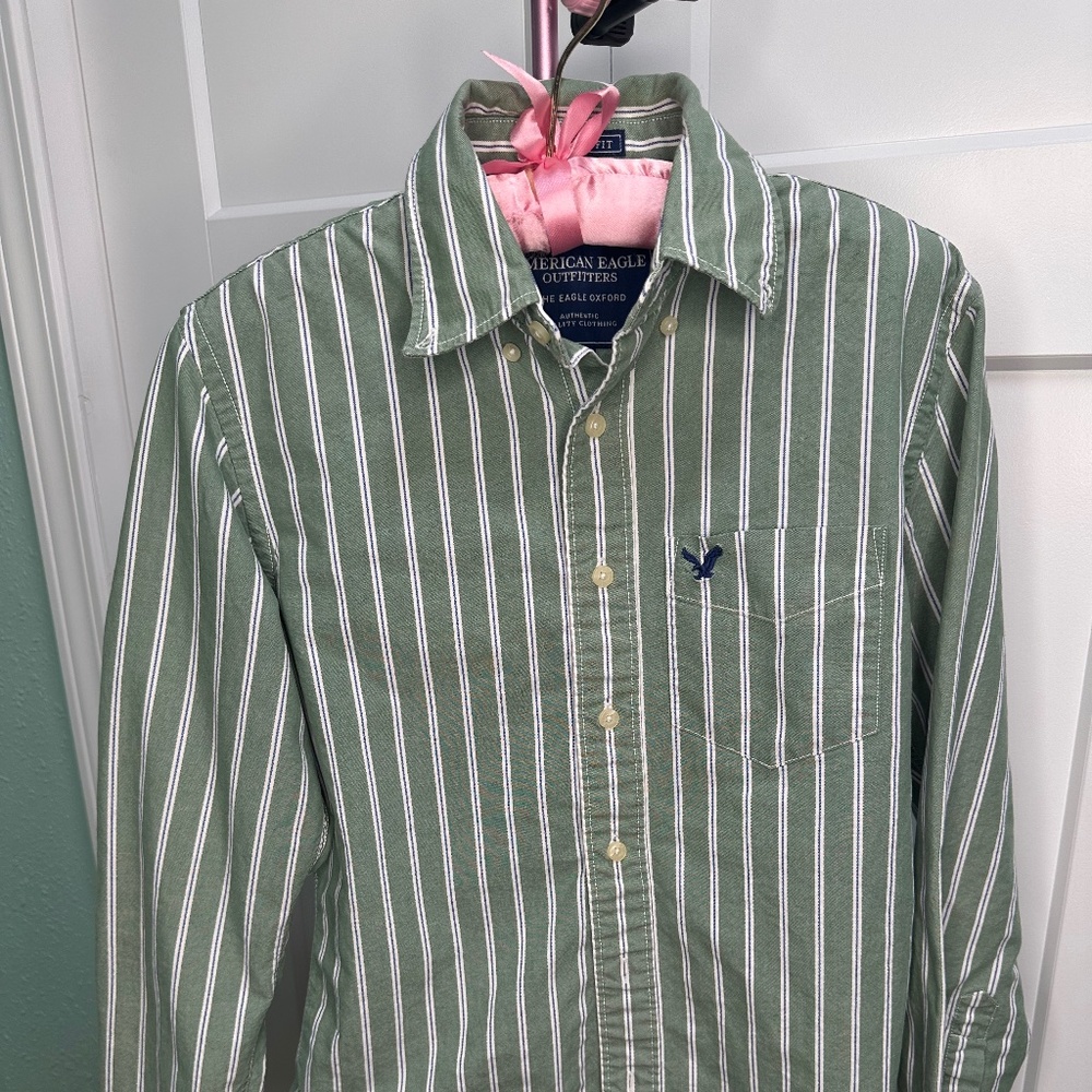 American Eagle men’s button-down green and white stripes XS vintage fit